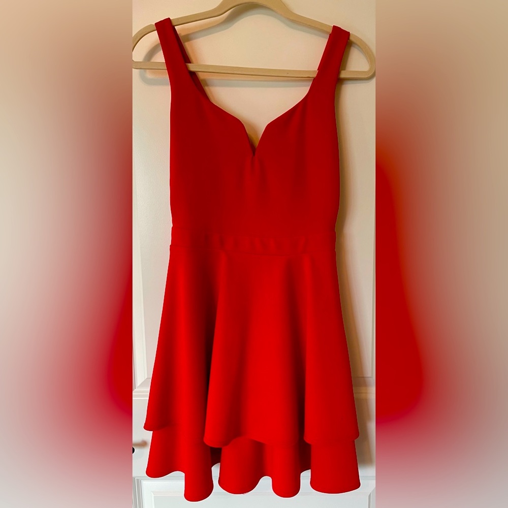 Red dress B Darlin - V neck with beautiful sides - Size 5/S